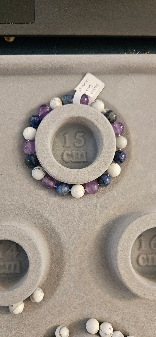 Amethyst, Howlite and Lapis Lazuli beaded bracelet