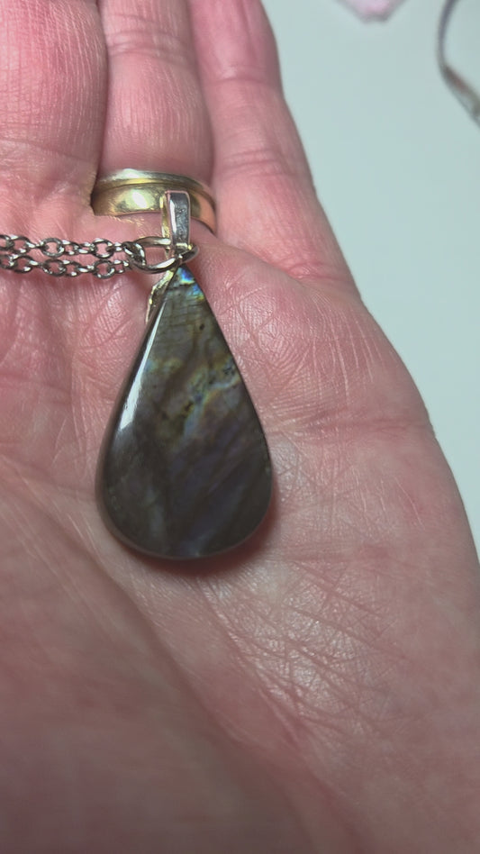 Labradorite pendant