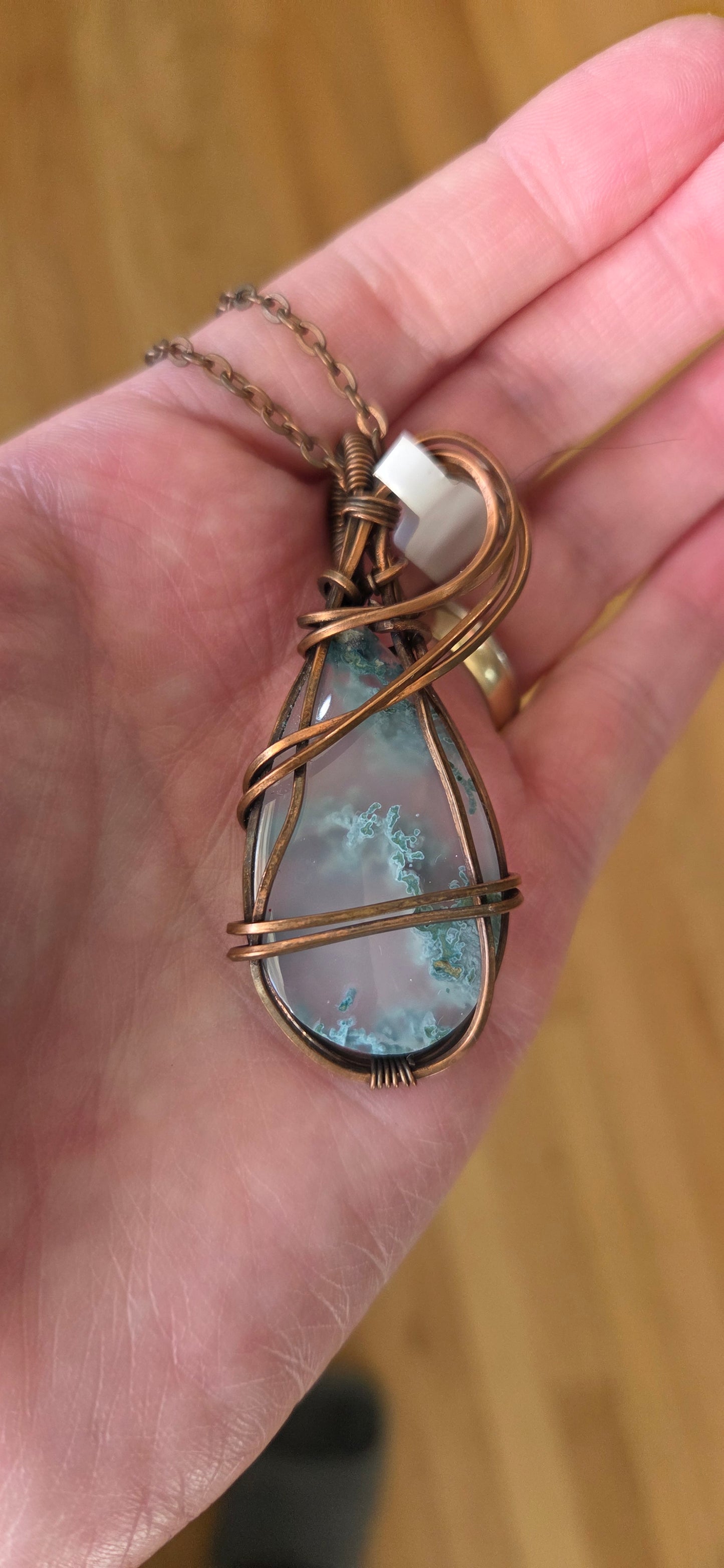 Moss Agate comes on a starter chain